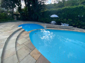 Apto. No terreo Enseada Ubatuba com piscina p/ 5 pessoas